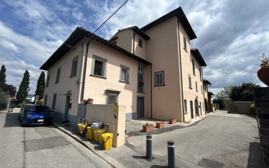 Appartamento 6 vani 135m² in vendita a Firenze – Borgo Brozzi – Finemente ristrutturato